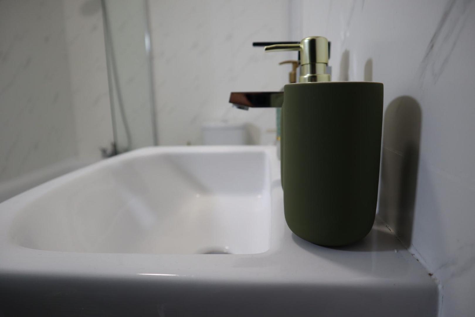 Luxury Urban Escape Near Nec Airport Hs2 Apartment